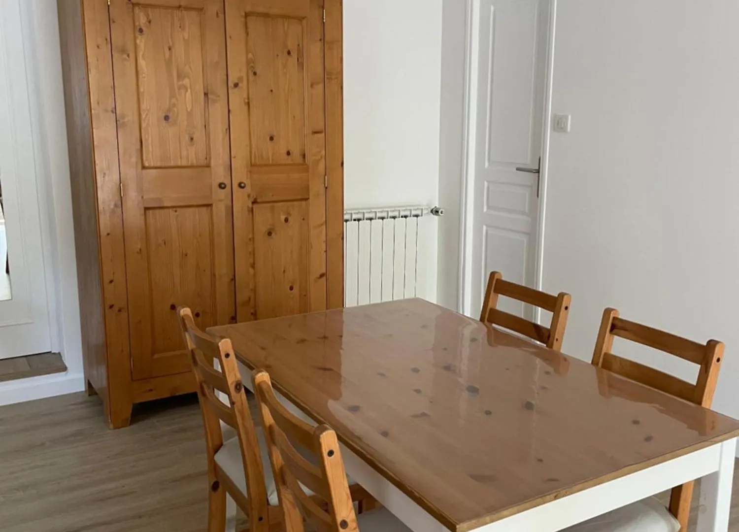 Appart. bas de villa de 50m2 avec parking privatif La Ciotat 0*,