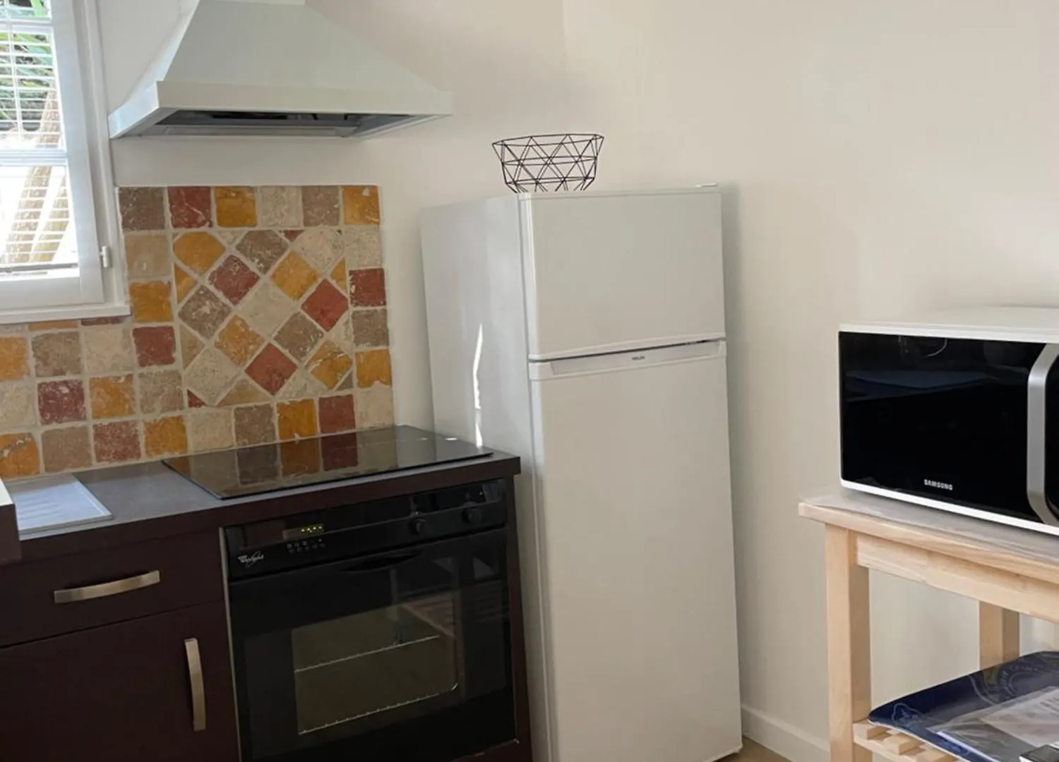 Appart. bas de villa de 50m2 avec parking privatif La Ciotat Appartement