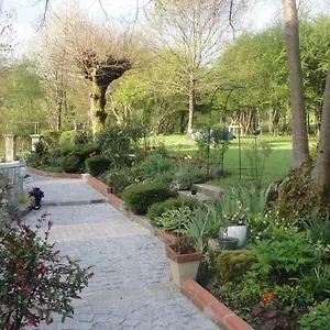https://le-relais-des-capucines.hotels-rhonealpes.com